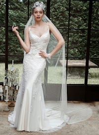 Amanda K Bridal Boutique 1063455 Image 3